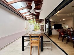 Phillips Avenue (D19), Terrace #625965571